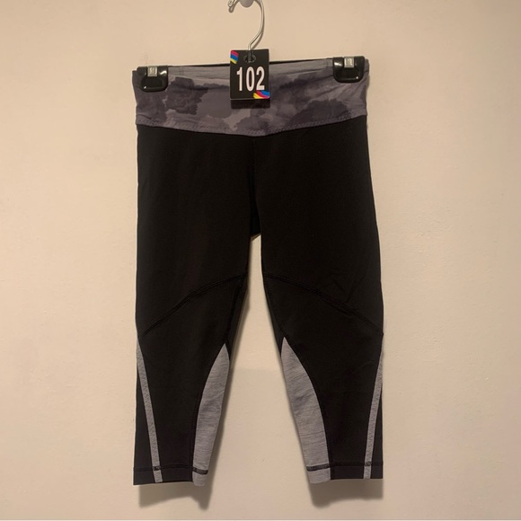 lululemon athletica Pants - 102. Lululemon Run For It Crop Black / Lilac